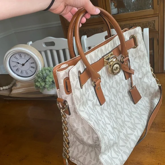 MICHAEL KORS LG HAMILTON TOTE Vanilla with lock and key - Picture 8 of 9